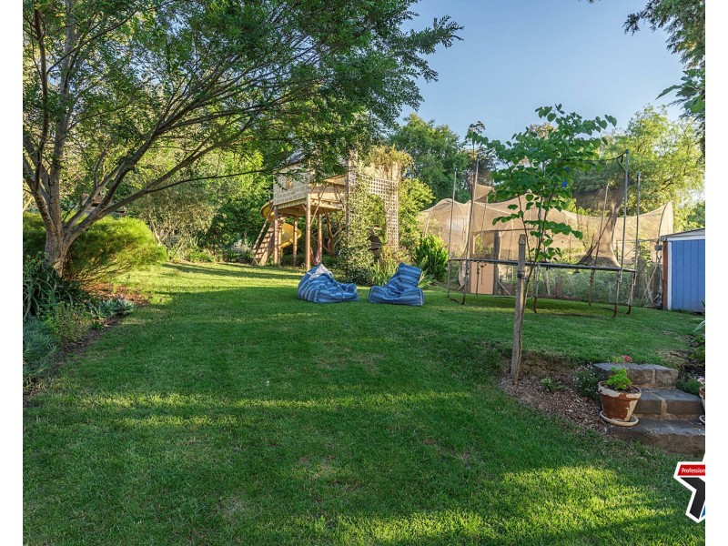 2 Erang Court, Mooroolbark VIC 3138