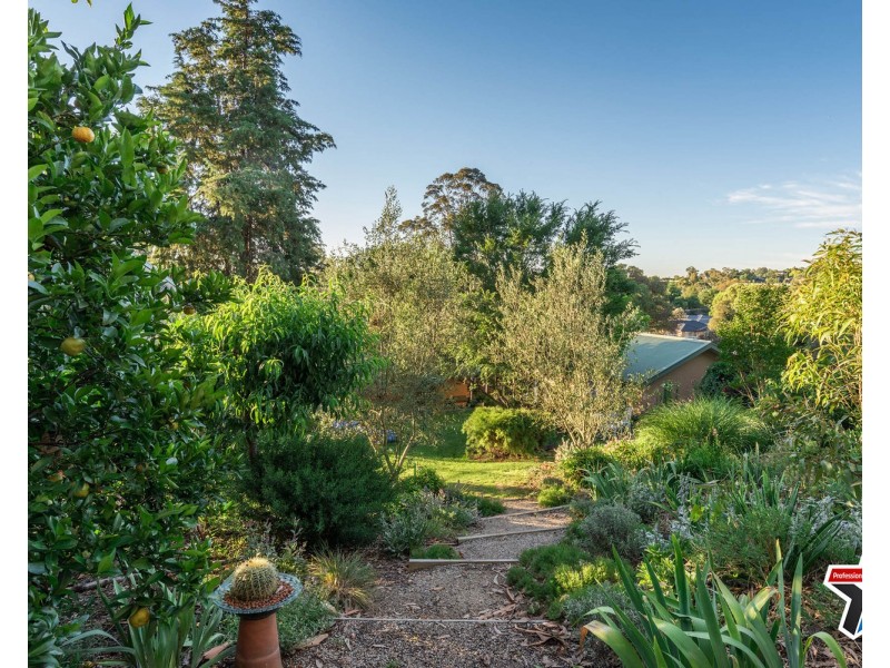 2 Erang Court, Mooroolbark VIC 3138