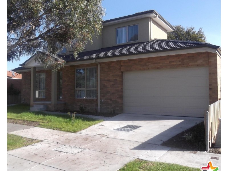 1/13 Railway Crescent, Croydon VIC 3136