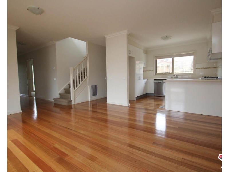 1/13 Railway Crescent, Croydon VIC 3136