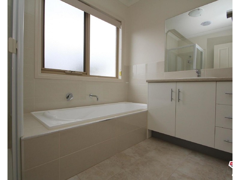 1/13 Railway Crescent, Croydon VIC 3136