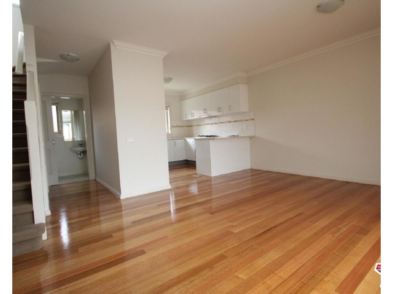 1/13 Railway Crescent, Croydon VIC 3136