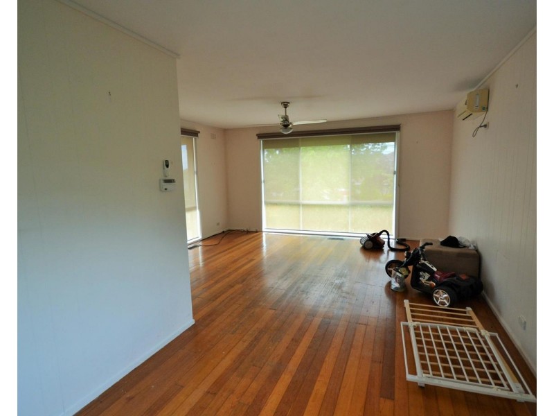 18 Sweetland Road, Mooroolbark VIC 3138