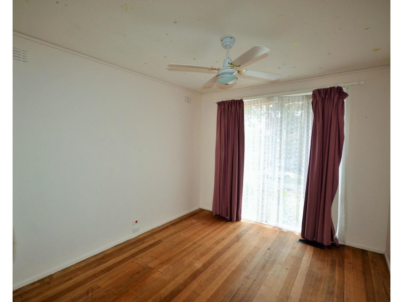 18 Sweetland Road, Mooroolbark VIC 3138