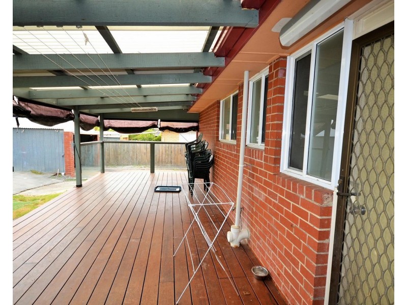 18 Sweetland Road, Mooroolbark VIC 3138