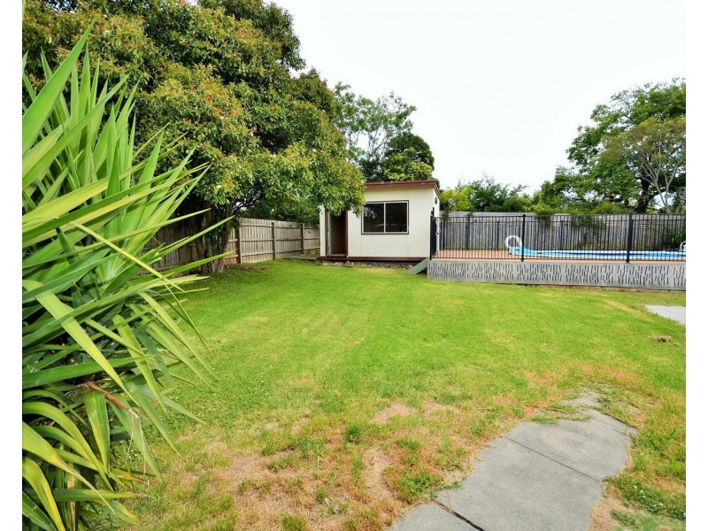 18 Sweetland Road, Mooroolbark VIC 3138