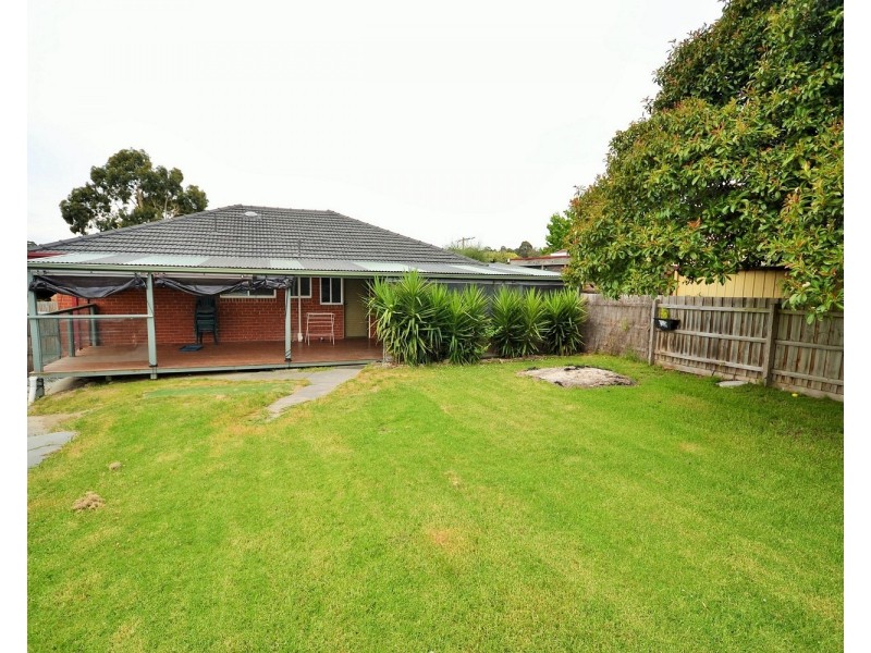 18 Sweetland Road, Mooroolbark VIC 3138