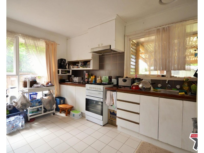 9 Neville Street, Mooroolbark VIC 3138