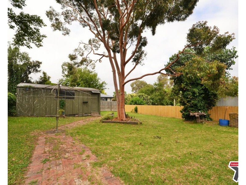9 Neville Street, Mooroolbark VIC 3138