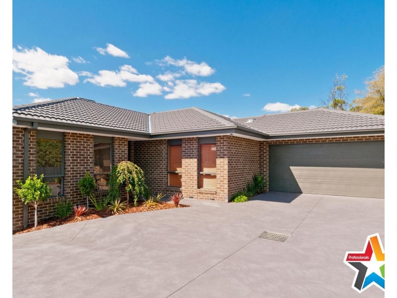 56a Longfellow Avenue, Mooroolbark VIC 3138