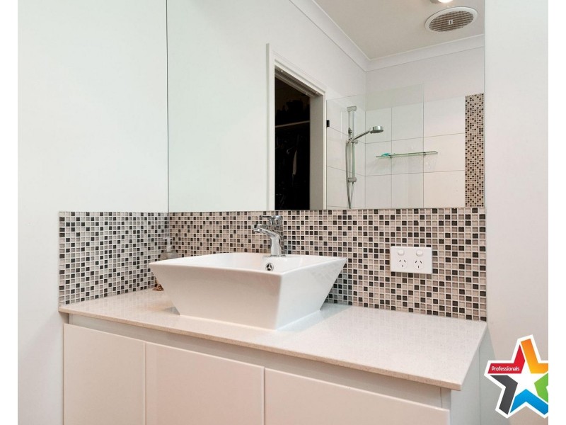 56a Longfellow Avenue, Mooroolbark VIC 3138
