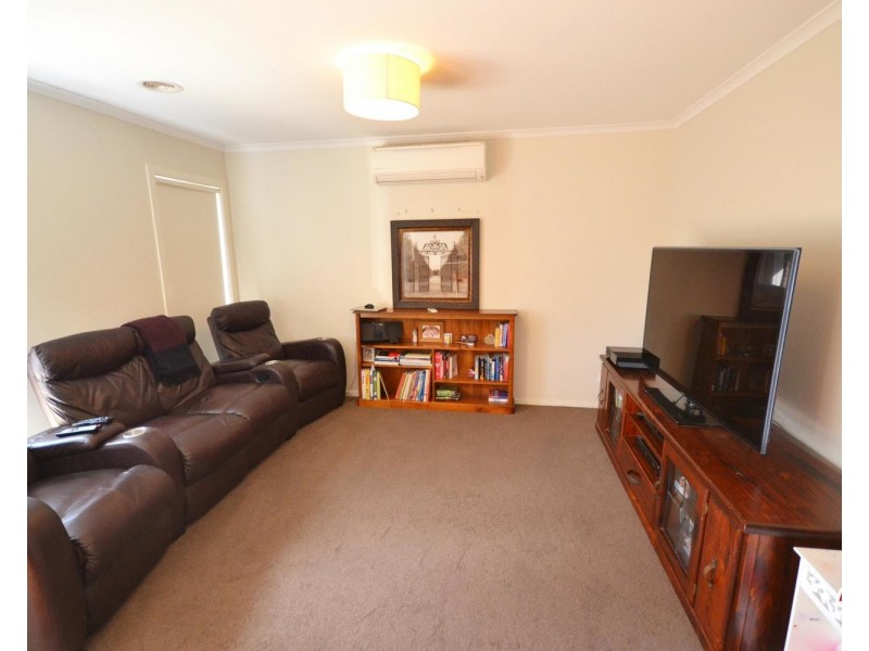 42 Hedwig Drive, Mooroolbark VIC 3138
