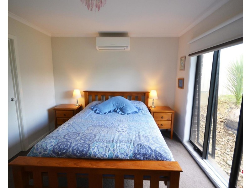42 Hedwig Drive, Mooroolbark VIC 3138