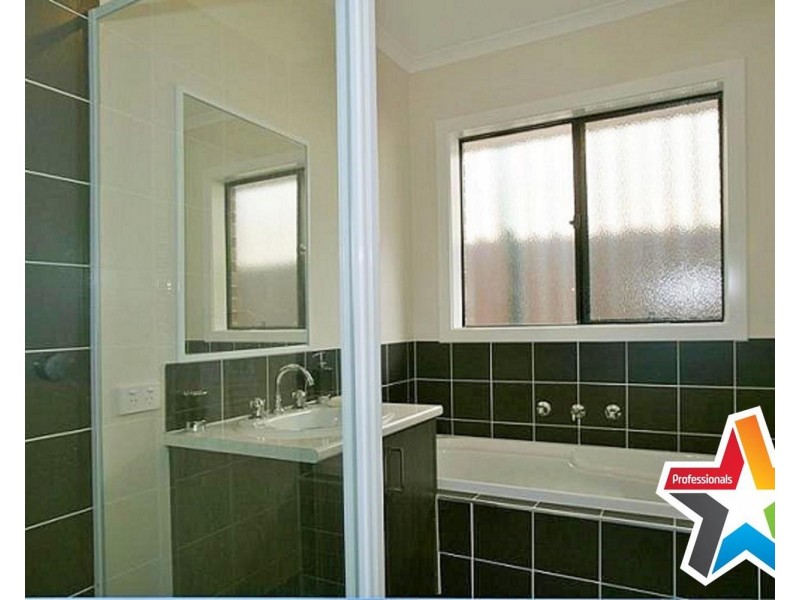 42 Hedwig Drive, Mooroolbark VIC 3138