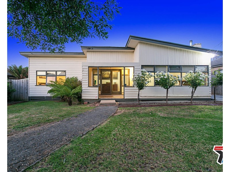 4 Tennyson Avenue, Kilsyth VIC 3137