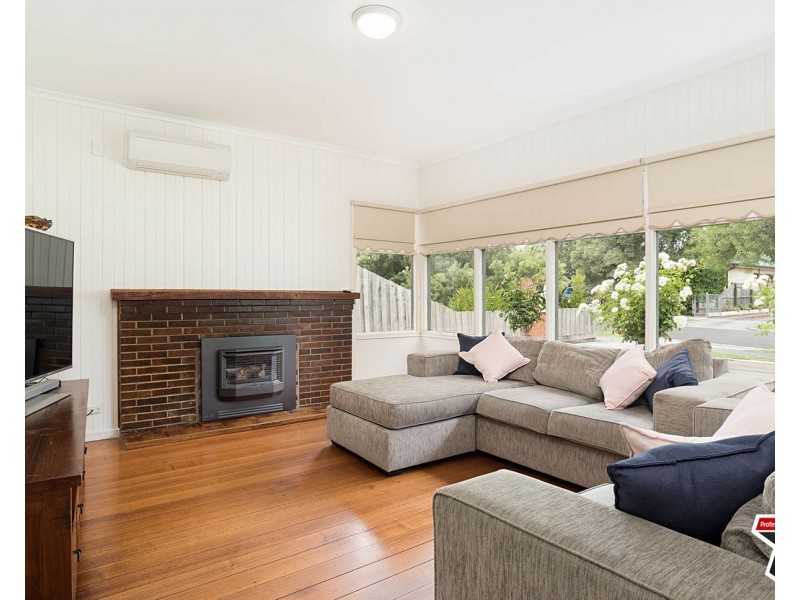 4 Tennyson Avenue, Kilsyth VIC 3137