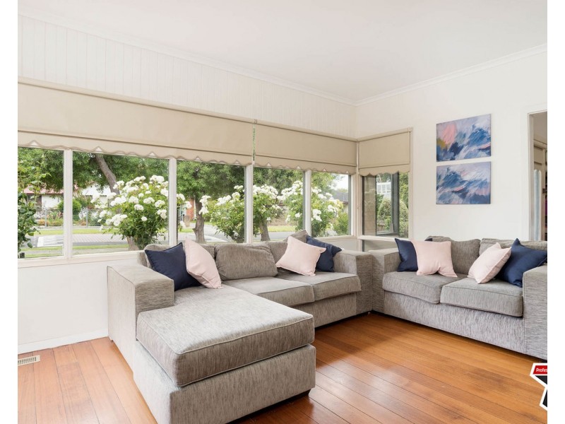 4 Tennyson Avenue, Kilsyth VIC 3137