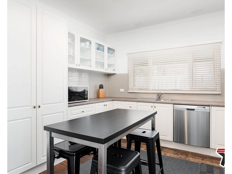 4 Tennyson Avenue, Kilsyth VIC 3137