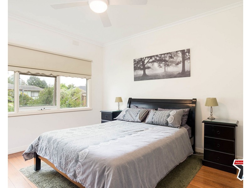 4 Tennyson Avenue, Kilsyth VIC 3137