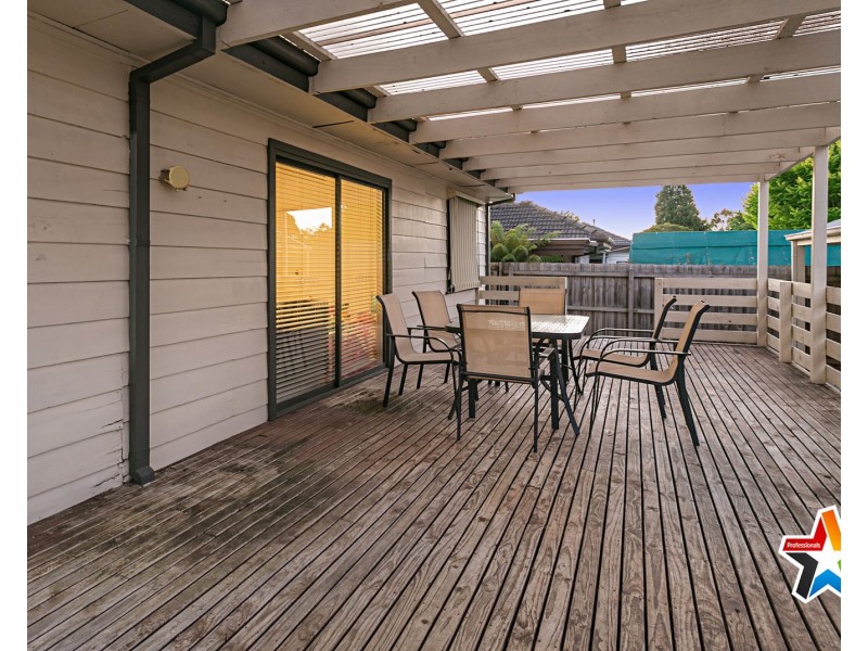 4 Tennyson Avenue, Kilsyth VIC 3137