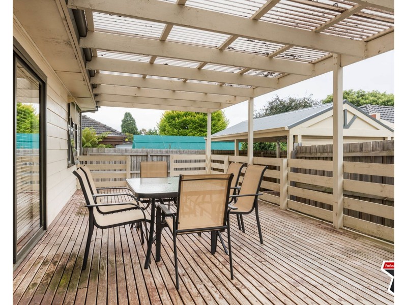 4 Tennyson Avenue, Kilsyth VIC 3137