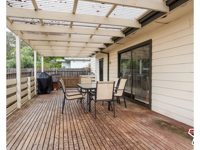 4 Tennyson Avenue, Kilsyth VIC 3137