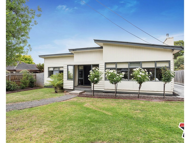 4 Tennyson Avenue, Kilsyth VIC 3137