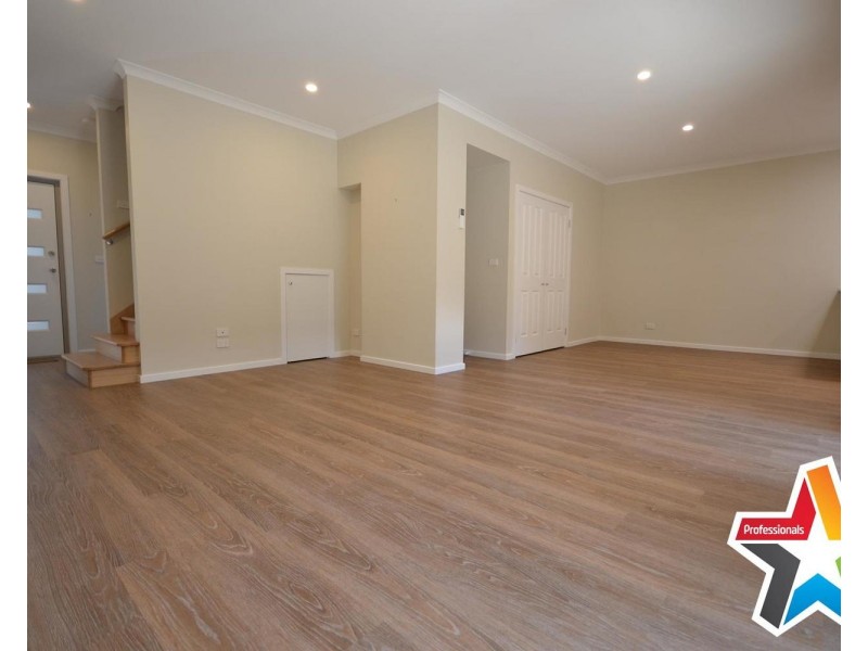 2/4 Carole Avenue, Chirnside Park VIC 3116