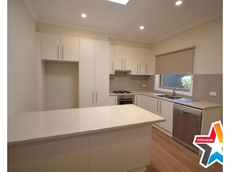 2/4 Carole Avenue, Chirnside Park VIC 3116