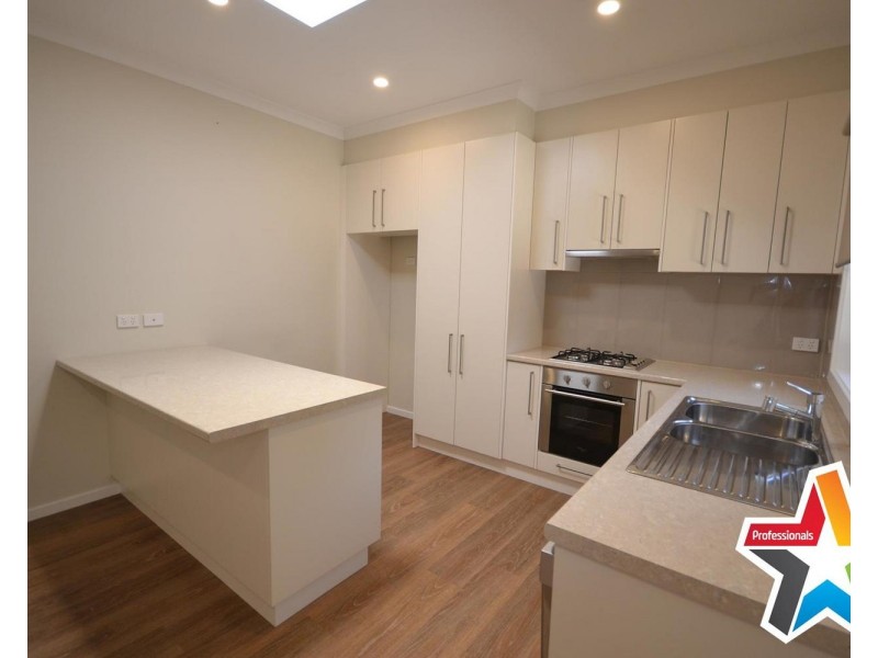 2/4 Carole Avenue, Chirnside Park VIC 3116