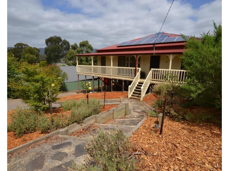 20 Masefield Avenue, Mooroolbark VIC 3138