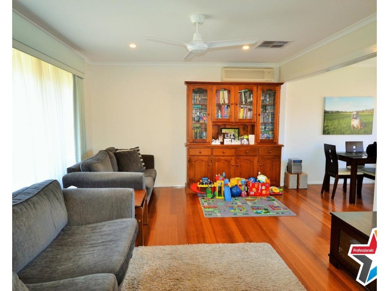 6 Orrong Road, Mooroolbark VIC 3138