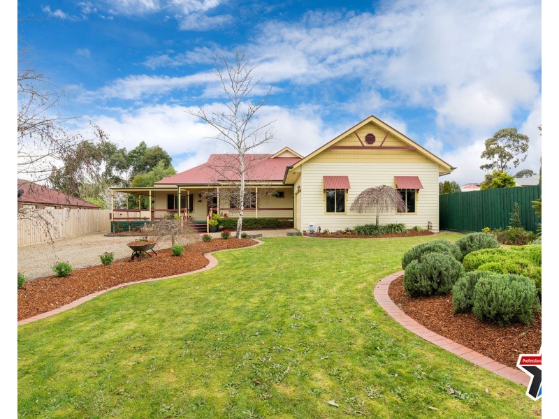 23 Prospect Road, Wandin North VIC 3139