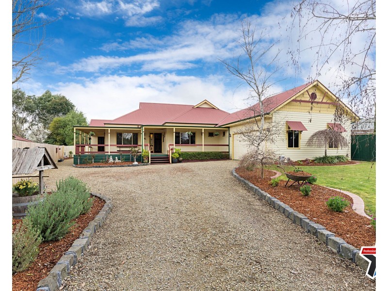 23 Prospect Road, Wandin North VIC 3139