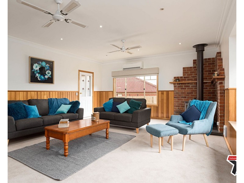 23 Prospect Road, Wandin North VIC 3139