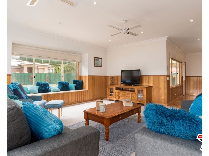 23 Prospect Road, Wandin North VIC 3139