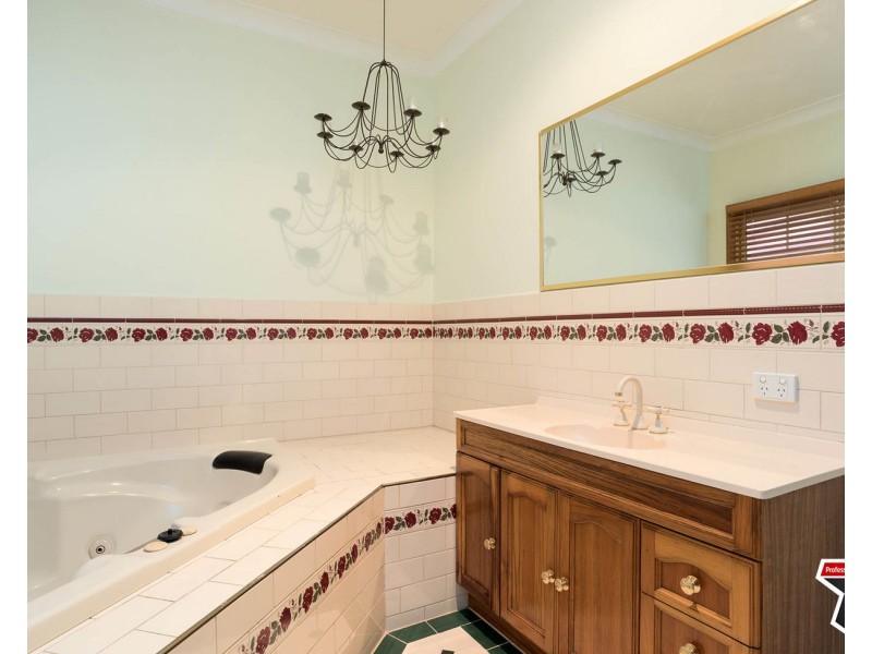 23 Prospect Road, Wandin North VIC 3139