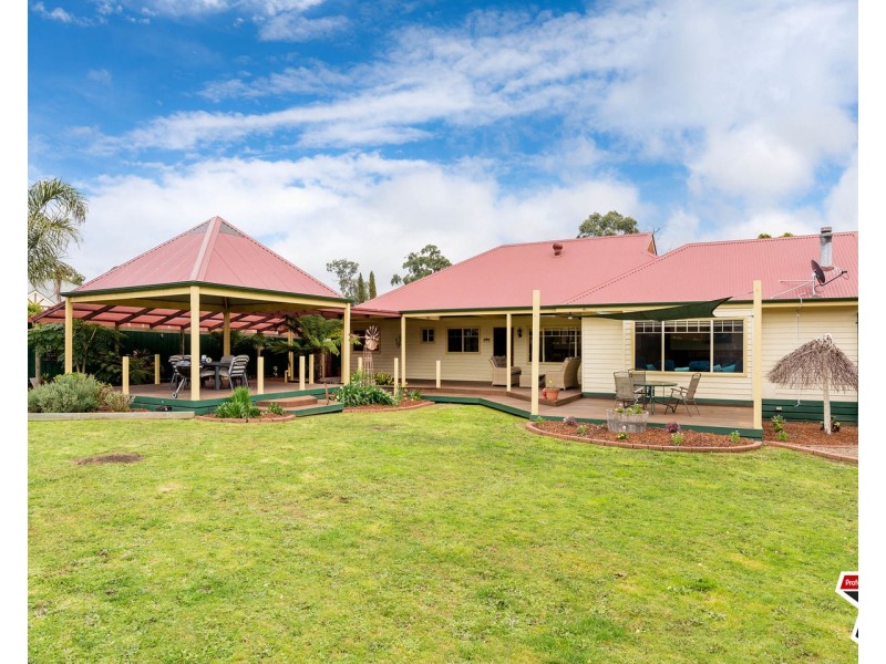 23 Prospect Road, Wandin North VIC 3139