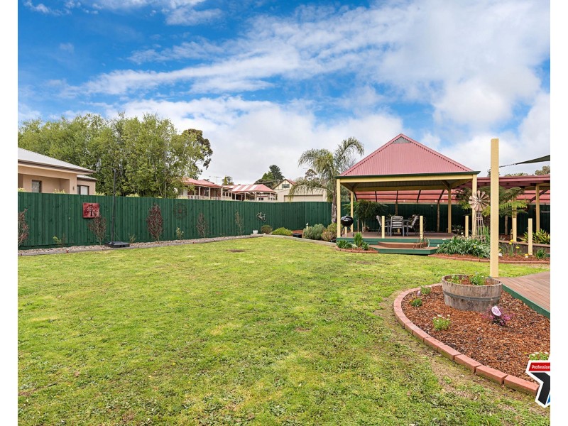 23 Prospect Road, Wandin North VIC 3139