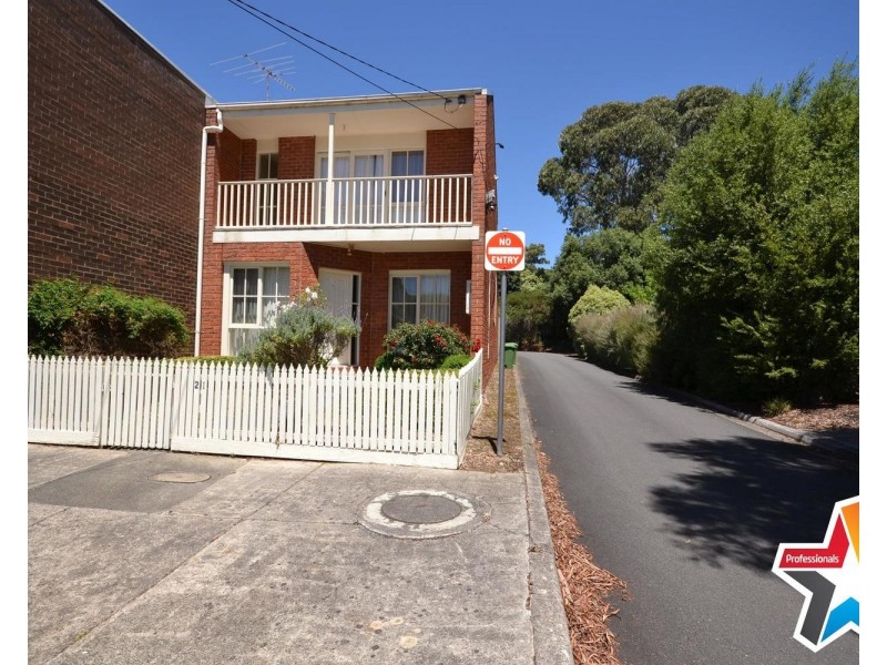 21 Meadowgate Drive, Chirnside Park VIC 3116