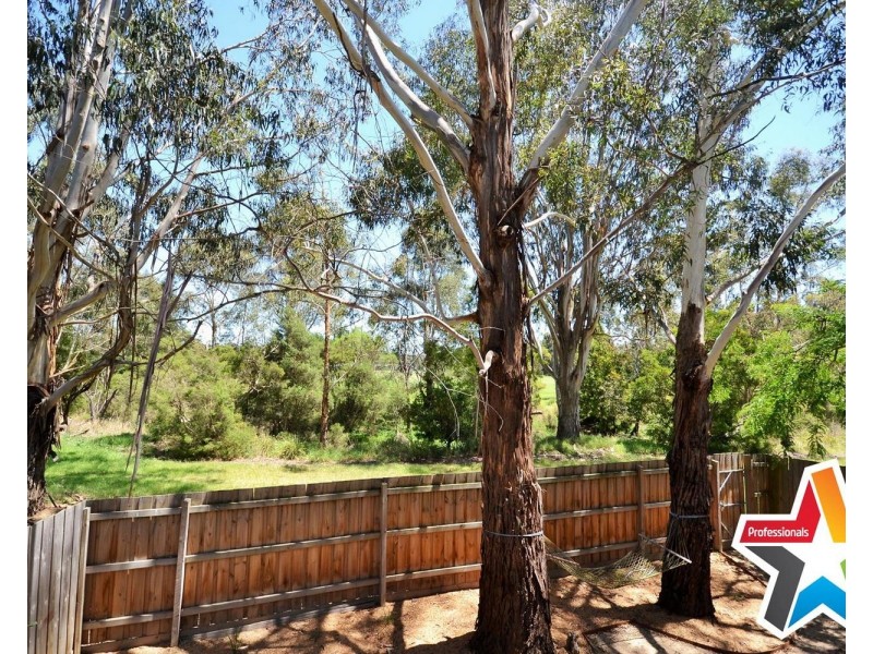 2/41 Esther Crescent, Mooroolbark VIC 3138