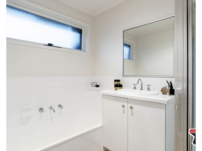 101 Langdale Drive, Croydon Hills VIC 3136