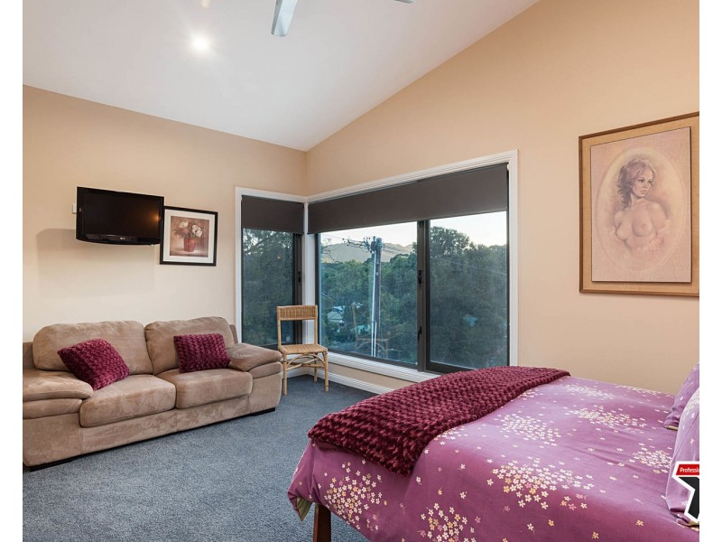 51-53 Russell Street, Mount Evelyn VIC 3796