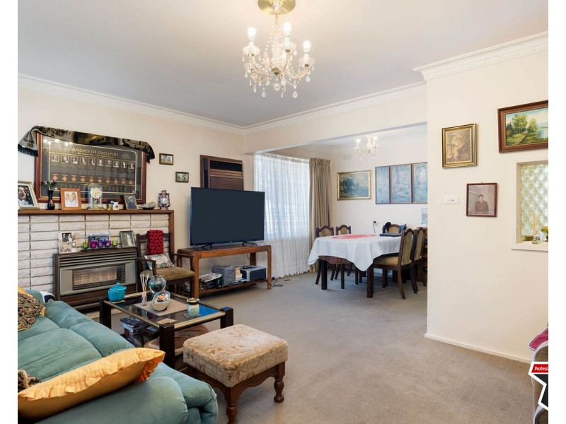 3 Uralla Court, Mooroolbark VIC 3138