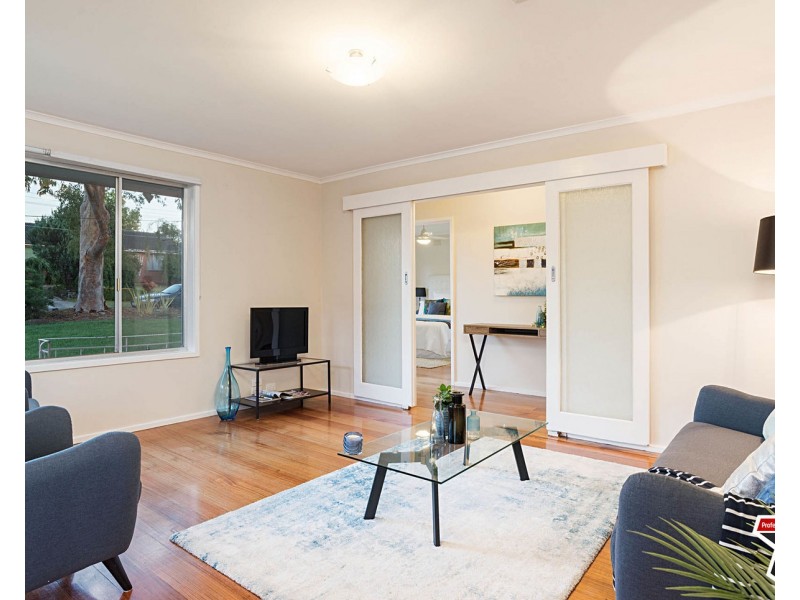 13 Saxon Drive, Mooroolbark VIC 3138