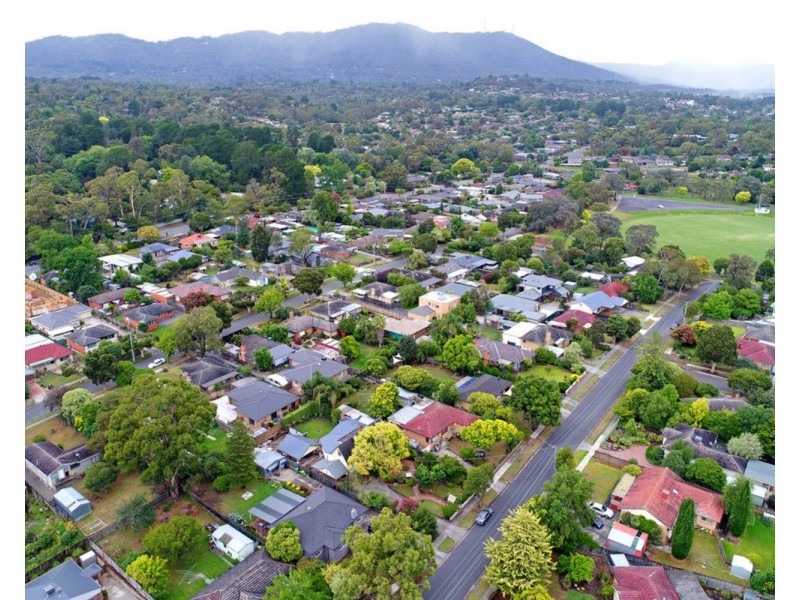 15 Shakespeare Avenue, Mooroolbark VIC 3138