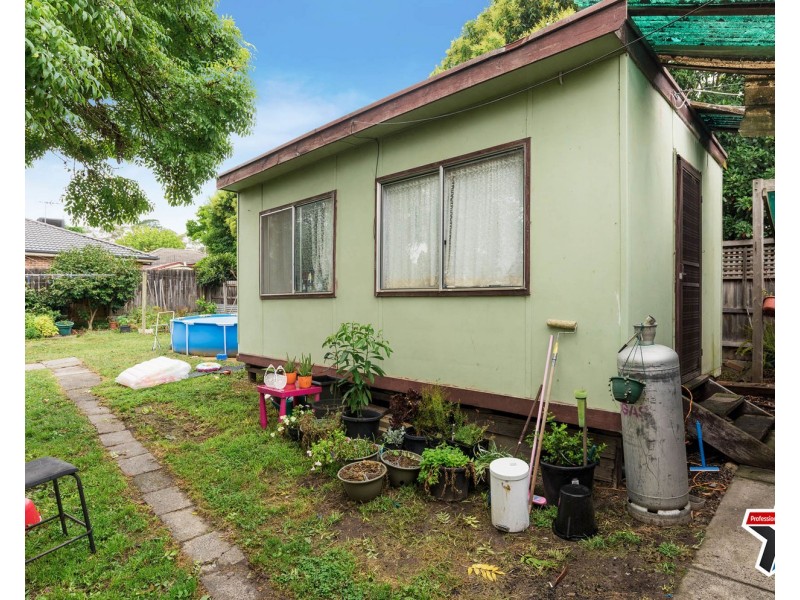 15 Shakespeare Avenue, Mooroolbark VIC 3138