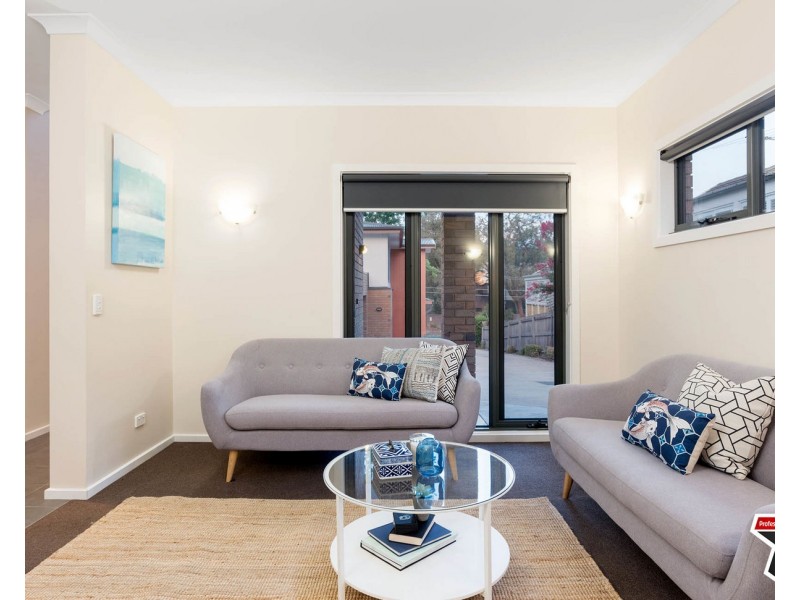 2/15 Ross Road, Croydon VIC 3136
