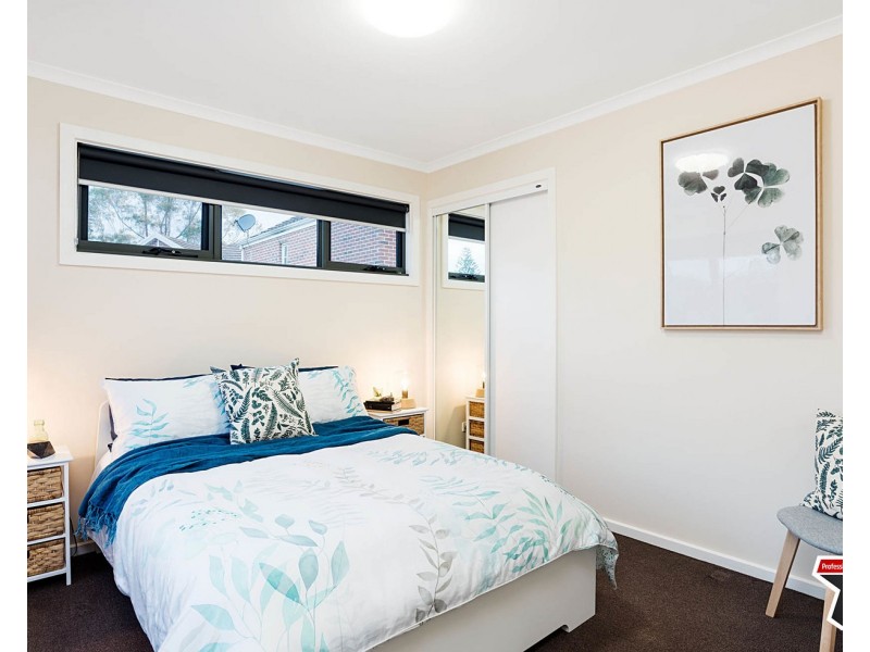 2/15 Ross Road, Croydon VIC 3136
