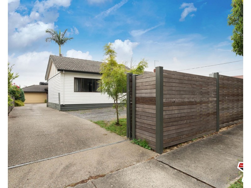 30 Thomas Street, Croydon South VIC 3136